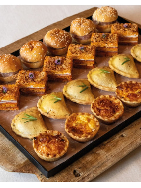PIÈCES APÉRITIVES CHAUDES (24 PIÈCES)
