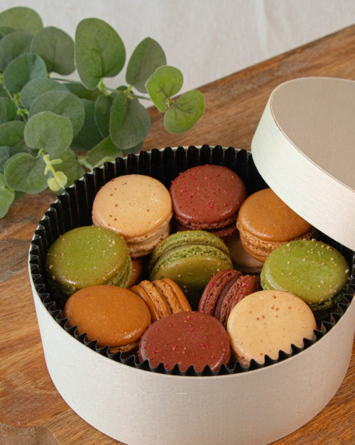 MACARONS TRADITIONNELS (20 PIÈCES)