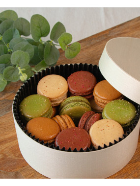 MACARONS TRADITIONNELS (20 PIÈCES)